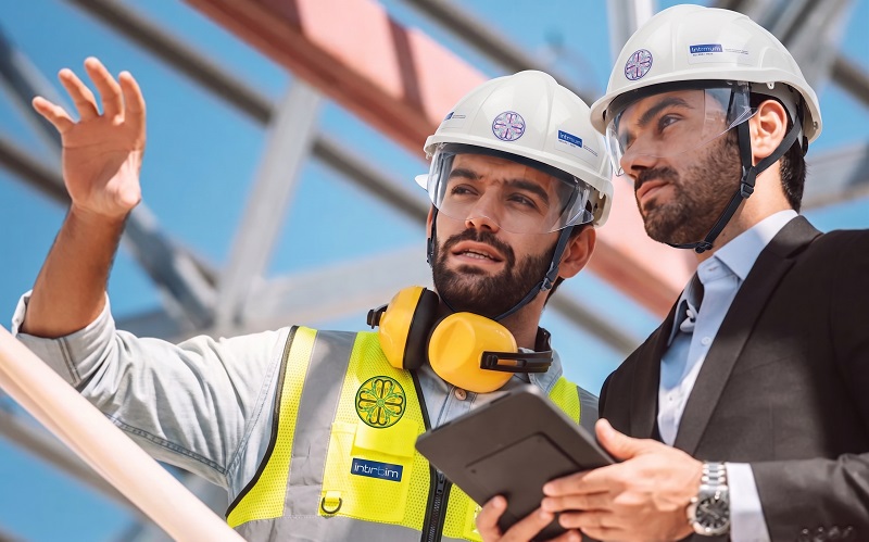 Intirbim consultants reviewing live data